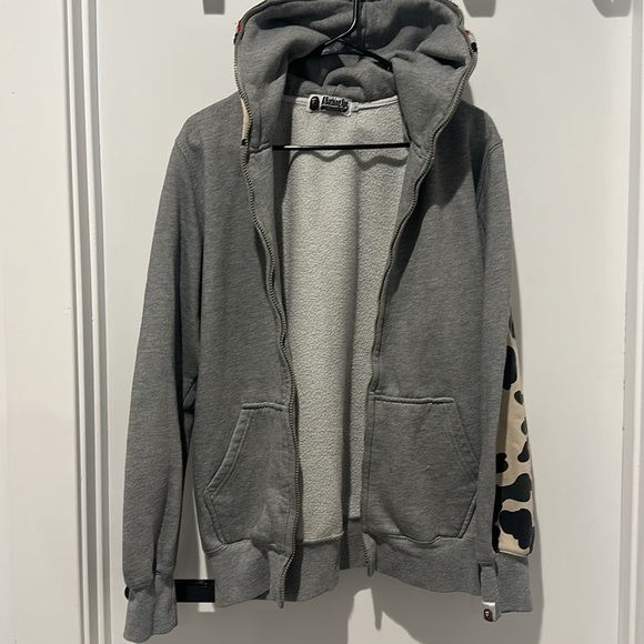 BAPE A BATHING APE HOODIE - Picture 3 of 17